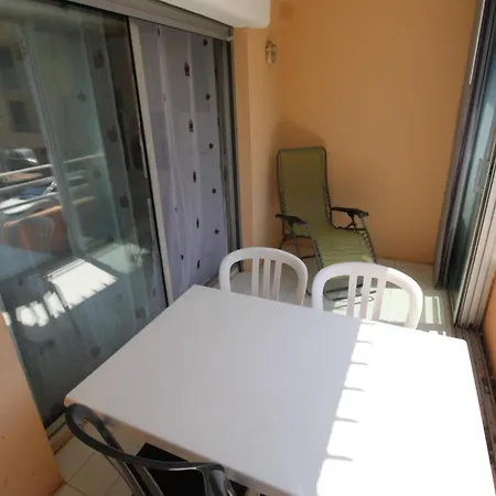 Proche De La Avec Piscine Agde