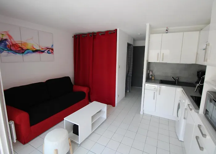 Proche De La Avec Piscine * Agde