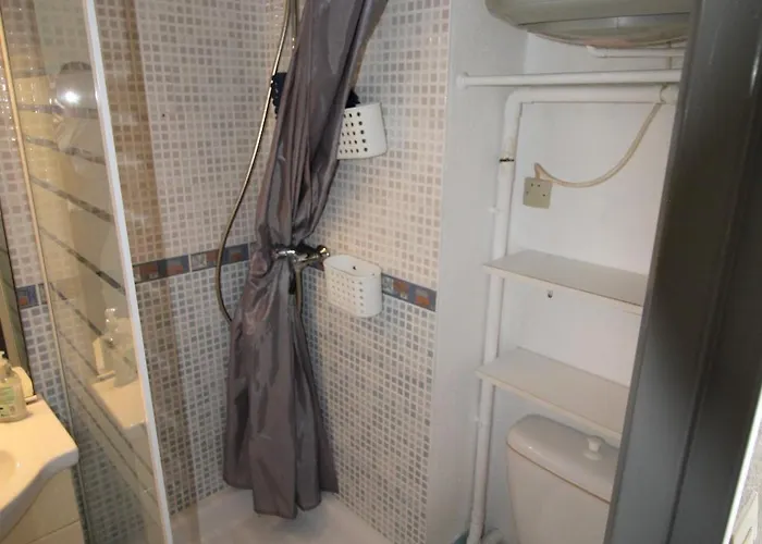 Proche De La Avec Piscine Appartamento